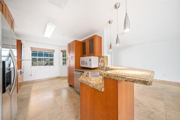 730 NE 90th St #102, Unincorporated Dade County, Florida 33138, image 3