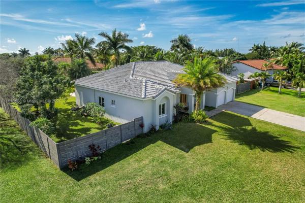 Estate Mansions, 13106 SW 218th Ter, Goulds, Florida 33170, image 2