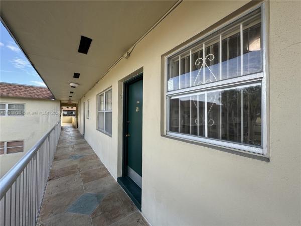 Dadeland Park, 7505 SW 82nd St #321, Glenvar Heights, Florida 33143, image 1