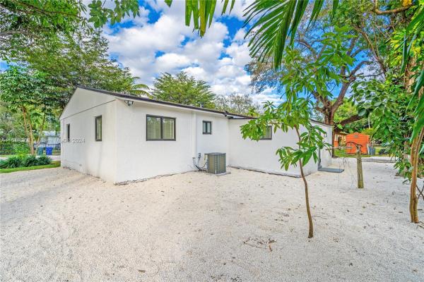 University Gardens, 6124 SW 64th Ter, South Miami, Florida 33143, image 3