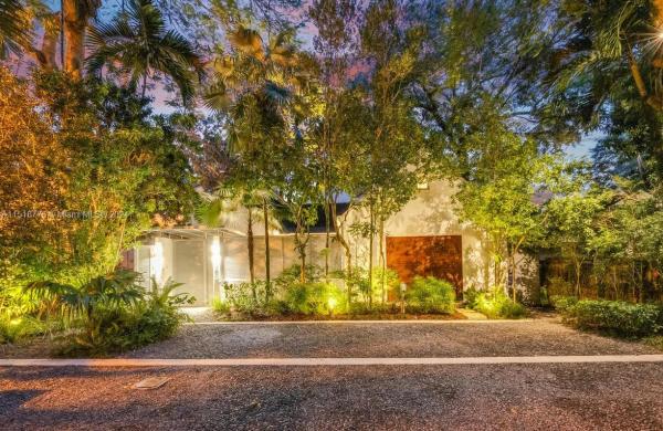 Irvington, 3880 Irvington Ave, Miami, Florida 33133, image 3