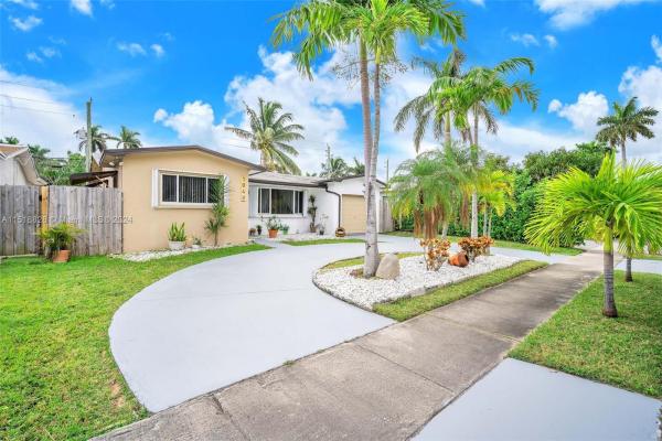 Hollywood Lakes, 1048 Johnson St, Hollywood, Florida 33019, image 3