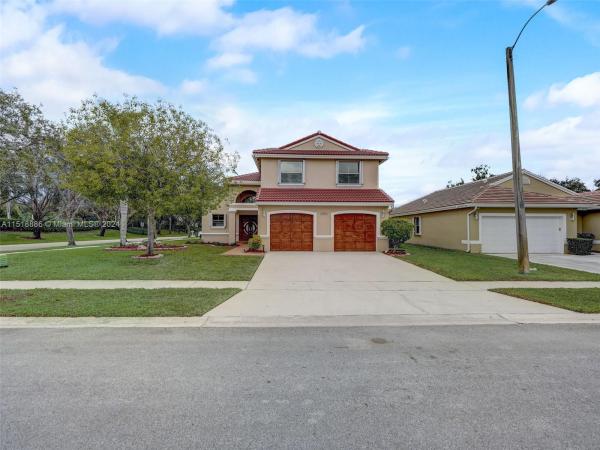 Keystone Lake, 2493 NW 186th Ave, Pembroke Pines, Florida 33029, image 1