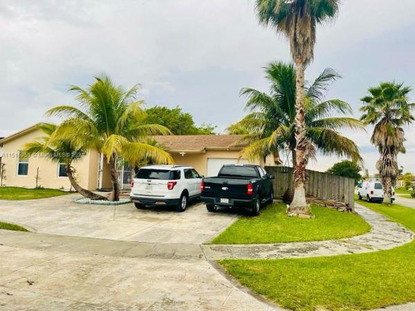 Meadow Wood Manor, 26460 SW 124th Ave, Kendale Lakes, Florida 33032, image 1