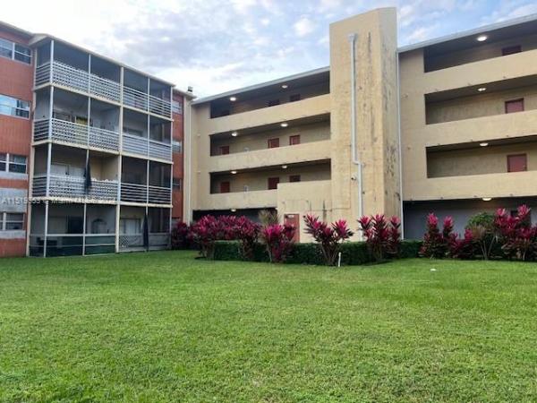 Royal Point, 3600 NW 21st St #301, Lauderdale Lakes, Florida 33311, image 1