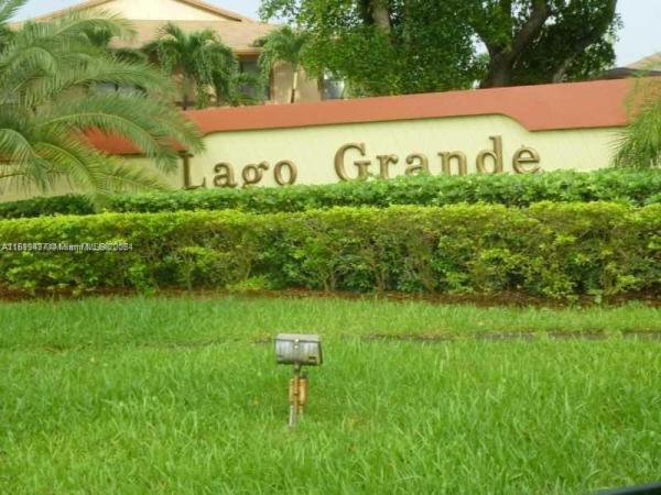 Lago Grande, 2740 W 63rd Pl #24-25, Hialeah, Florida 33016, image 1