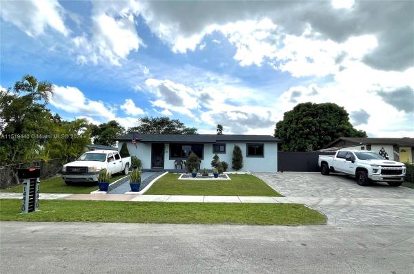 Gem Homes, 14420 SW 297th St, Leisure City, Florida 33033, image 1