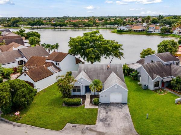 Lakes Of Avalon, 19032 NW 80th Ct, Hialeah, Florida 33015, image 2