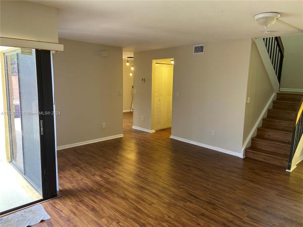 Woodgate East, 7100 SW 127th Ct, Kendale Lakes, Florida 33183, image 3