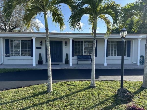 Darlington Manor, 8970 SW 56th Ter, Sunset, Florida 33173, image 1