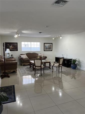 Darlington Manor, 8970 SW 56th Ter, Sunset, Florida 33173, image 3