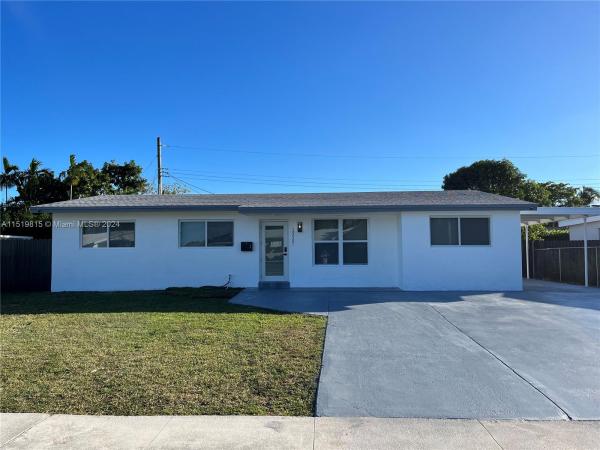 Heftler Homes, 10420 SW 42nd St, Westwood Lakes, Florida 33165, image 1