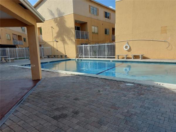 Paseo Real, 6215 Kendale Lakes Cir #267, Kendale Lakes, Florida 33183, image 1