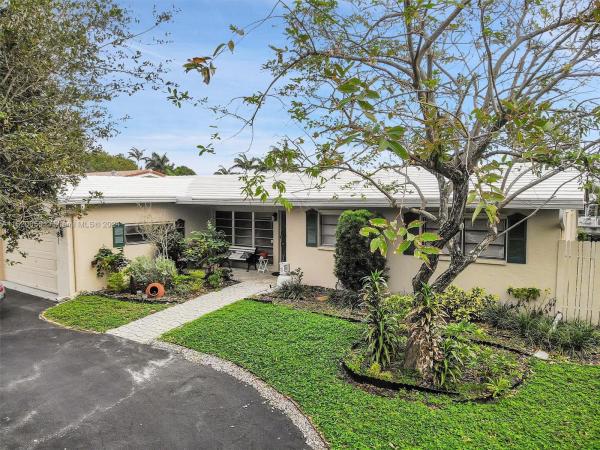 Middle River Manor, 2306 NE 17th Ave, Wilton Manors, Florida 33305, image 3
