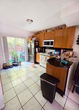 Doral Court, 8023 Lake Dr #105, Doral, Florida 33166, image 3