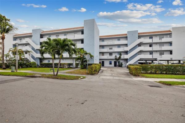 Waterpoint, 3868 NE 169th St #307, North Miami Beach, Florida 33160, image 1