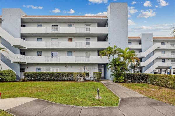 Waterpoint, 3868 NE 169 St #307, North Miami Beach, Florida 33160, image 3