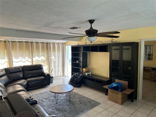 Cutler Ridge, 9465 Nassau Dr, Cutler Bay, Florida 33189, image 3