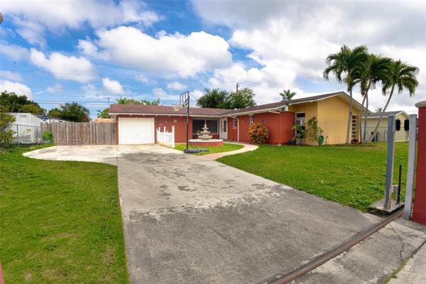 Palmetto Country Club Estates, 15831 SW 99th Pl, Palmetto Estates, Florida 33157, image 1