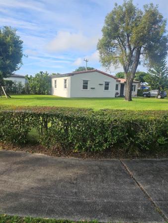Breezeview Manors, 1400 SW 86th Ct, Westchester, Florida 33144, image 2