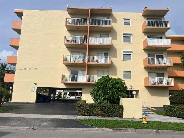 La Canadienne, 3545 NE 167th St #402, North Miami Beach, Florida 33160, image 1