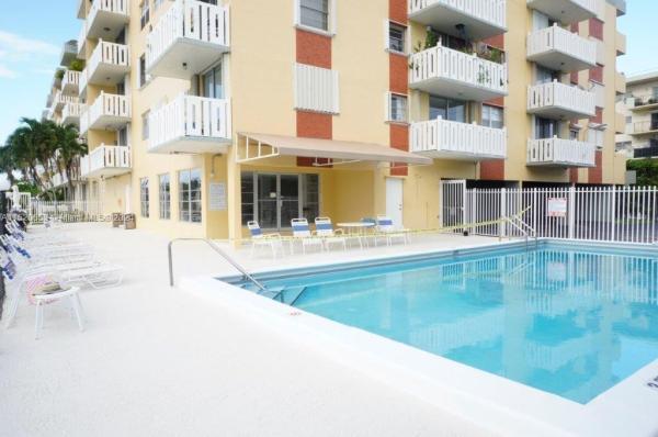 Waterway Plaza, 7900 Tatum Waterway Dr #401, Miami Beach, Florida 33141, image 3