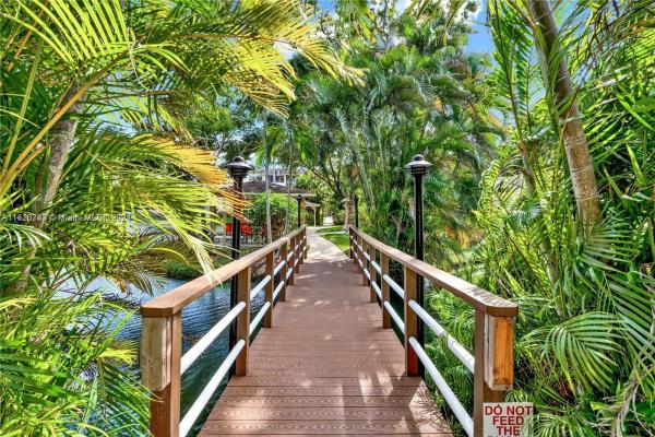 Lilac Gardens, 5131 W Oakland Park Blvd #208, Lauderdale Lakes, Florida 33313, image 3