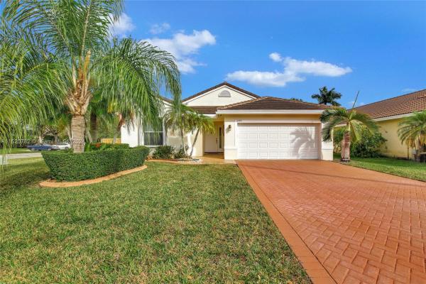 Keystone Lake, 2495 NW 187th Ave, Pembroke Pines, Florida 33029, image 1