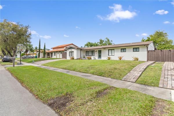Killian Pines, 11580 SW 112th Ave Rd, Kendall, Florida 33176, image 1