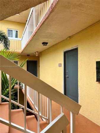 Village Of Kings Creek, 7920 Camino Real #M311, Glenvar Heights, Florida 33143, image 2