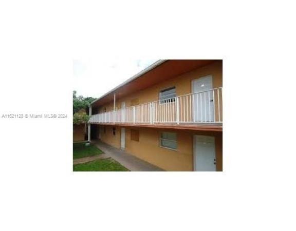 Bella Luna, 1245 W 24th St #114, Hialeah, Florida 33010, image 2
