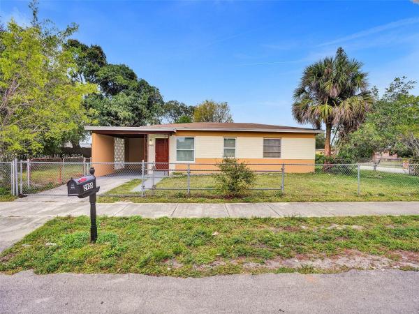 Boulevard Gardens, 2905 NW 5th St, Fort Lauderdale, Florida 33311, image 2