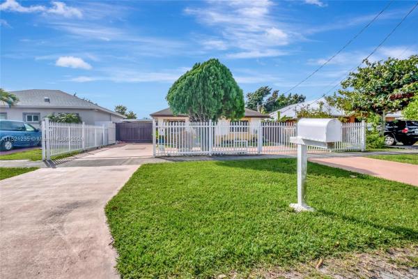 Goulds No HOA, 12050 SW 220th St, Goulds, Florida 33170, image 1