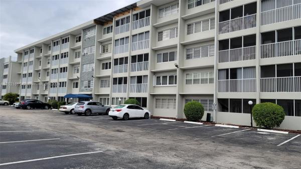 Gulfstream Garden, 330 SE 2nd #203H, Hallandale Beach, Florida 33009, image 1