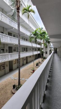 Gulfstream Garden, 330 SE 2nd St #203H, Hallandale Beach, Florida 33009, image 2