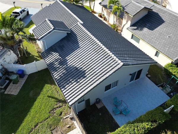 Tiffany Cove At Silver Lakes, 641 SW 176th Ave, Pembroke Pines, Florida 33029, image 2