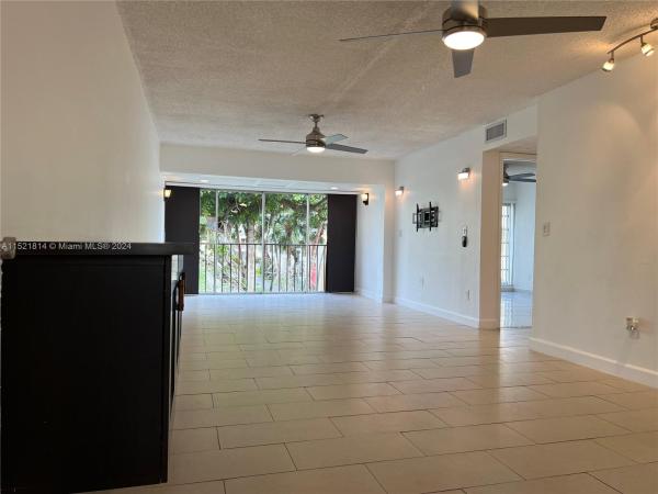Parkview, 9260 Fontainebleau Blvd #202, Fountainebleau, Florida 33172, image 2