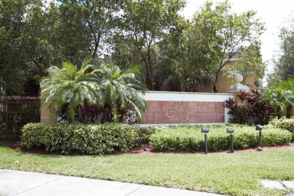 Emerald Isle At Laguna Lakes, 4241 San Marino Blvd #205, West Palm Beach, Florida 33409, image 2