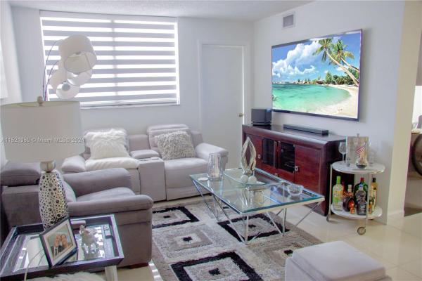 Versailles Gardens, 9410 W Flagler St #206, Fountainebleau, Florida 33174, image 2