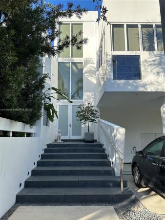 Biscayne Key Estates, 736 Woodcrest Rd, Key Biscayne, Florida 33149, image 1