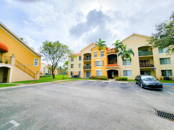 Emerald Isle At Laguna Lakes, 4151 San Marino Blvd #202, West Palm Beach, Florida 33409, image 1