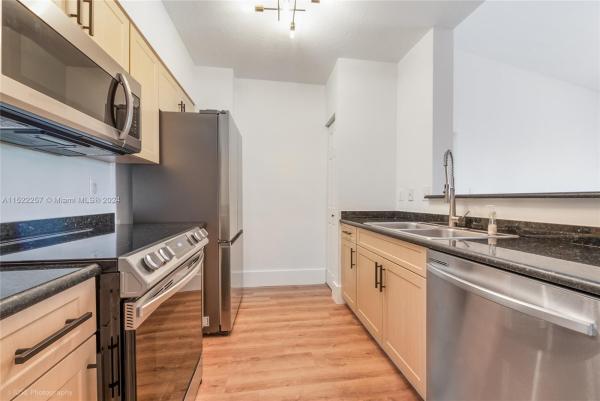 Gables Court, 6841 SW 44th St #305, Glenvar Heights, Florida 33155, image 3