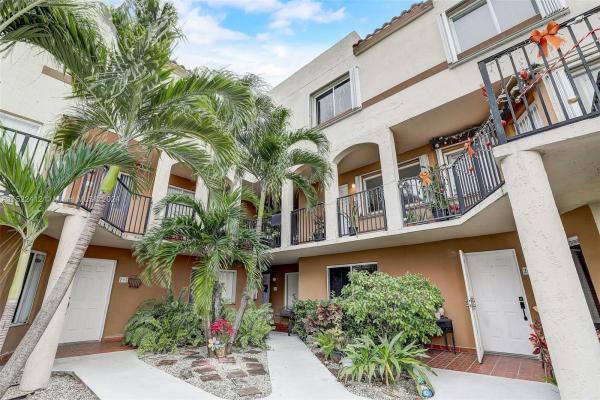 Chateaubleau Villas, 631 NW 82nd Ave #219, Fountainebleau, Florida 33126, image 2
