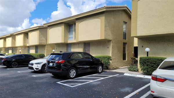 Lafayette, 8401 W Sample Rd #11, Coral Springs, Florida 33065, image 1