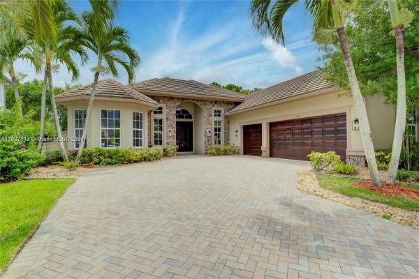 Versailles At Wellington, 10440 Trianon Pl, Wellington, Florida 33449, image 1