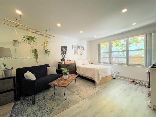 Park Corner, 1135 Meridian Ave #1, Miami Beach, Florida 33139, image 1