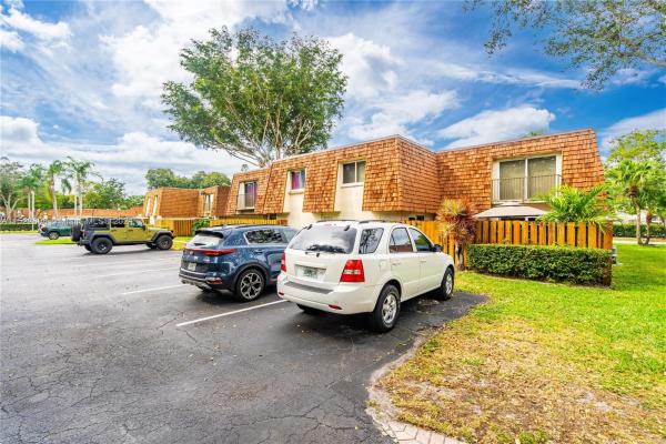Woodvale, 2071 Orange Grove Dr #D-16, Davie, Florida 33324, image 1