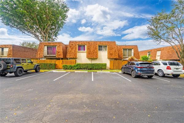 Woodvale, 2071 Orange Grove Dr #D-16, Davie, Florida 33324, image 2