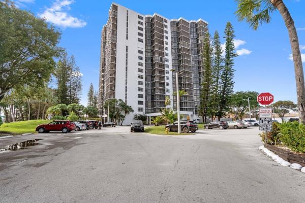 Bonavida, 20100 W Country Club Dr #403, Aventura, Florida 33180, image 1
