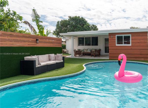 Fulford By The Sea, 1331 NE 160th St, North Miami Beach, Florida 33162, image 2